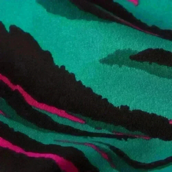 ✨Like New✨ Fabletics Trinity Motion365+ High-Waisted Legging, Size S - Picture 9 of 9